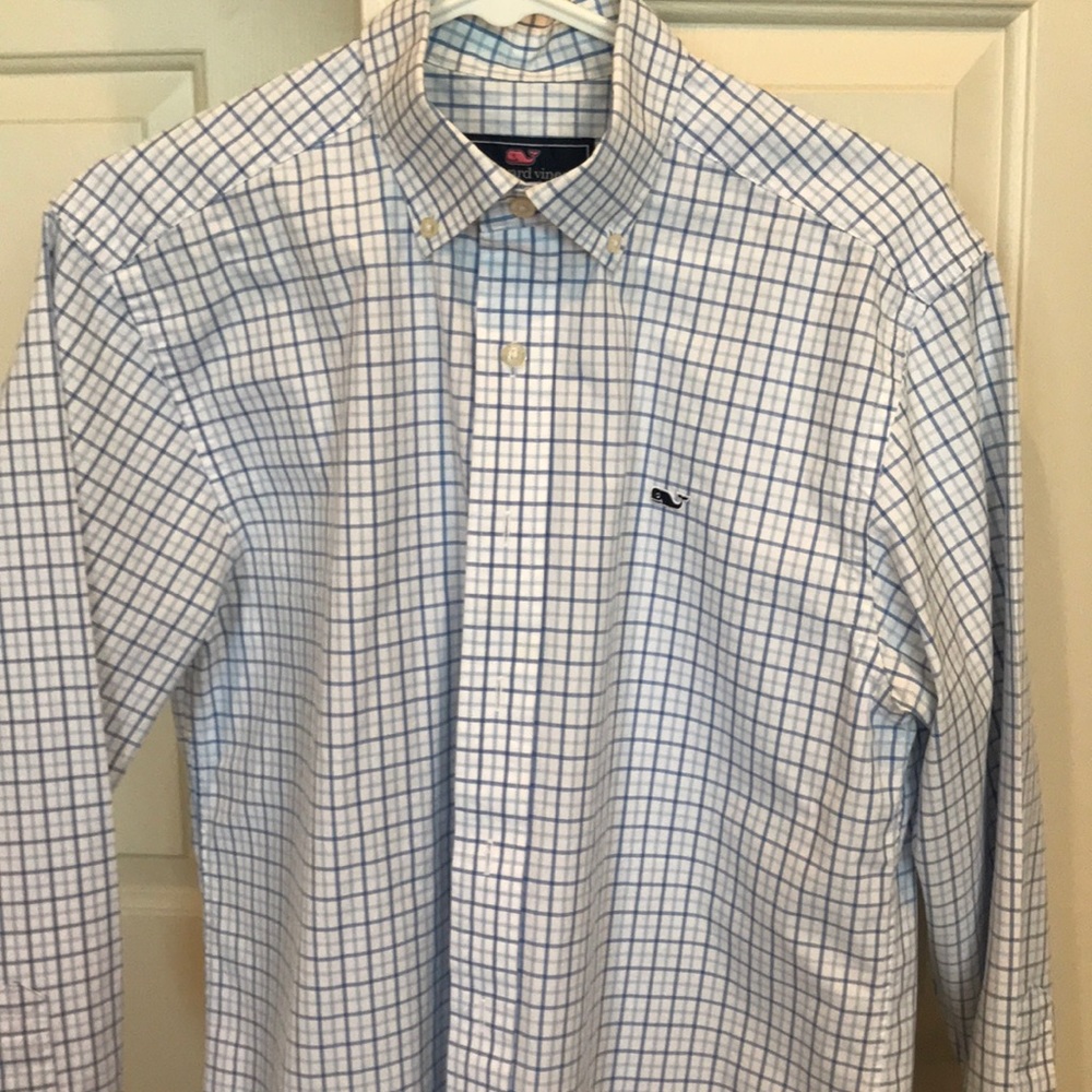 Vineyard Vines Men’s size small shirt
